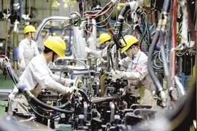 襄阳东风轻卡五百种车型共线生产 生产效率提高40%以上图片