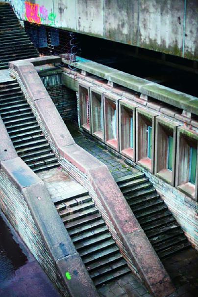 今天跟着《信条》　不追剧 追建筑