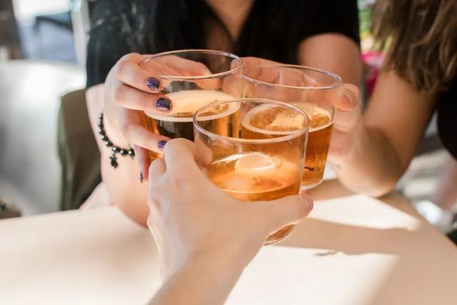 无糖饮料真的0热量不会胖？医生的解释来了，信息量很大