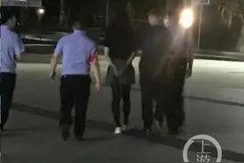 男生穿女装进入学院女浴室直播 校方称不清楚具体情况图片