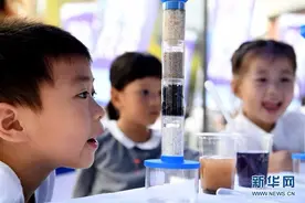 给孩子们的梦想插上科学的翅膀｜人民时评图片