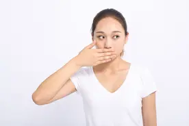 花季少女突然频繁打嗝，病因不在胃却在脑图片