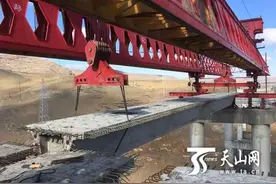 京新高速主线贯通 新疆第二条进出疆高速公路成型图片