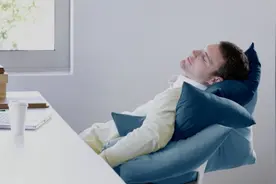 午睡过久死亡风险真的会增加？专家：最佳时长是20-30分钟