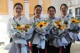 放弃回城的乡村女教师们图片