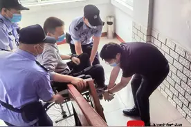 “错换人生28年案”二次庭审，涉事医院当庭支付姚策医药费10万元图片