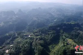 航拍四川威远穹窿地貌奇观图片