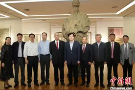 香港画家力作集体亮相“中国美术世界行暨海外研修工程成果汇报展”图片