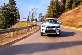 汽车科普丨后视镜这样用更安全图片