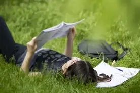 夜话丨周国平：与书结缘图片