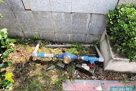 小区交楼已经5年了 为何水费却仍由物业代收？图片