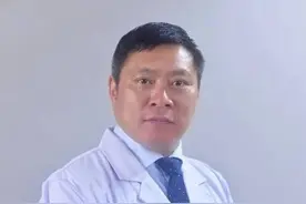 祝贺！西南医大附院陈礼刚教授荣获中国神经外科医师最高荣誉奖图片