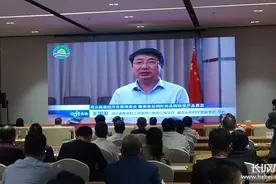 河北桑蚕经济发展推进会在正定举行 桑蚕丝绸时尚品牌扶贫产品展览同步举办图片