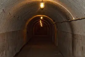 扬州主城区“隐藏”着一座“地下长城”，是上世纪70年代末人工挖建的图片