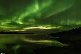 芬兰罗瓦涅米现绚丽极光 简直美到让人窒息图片