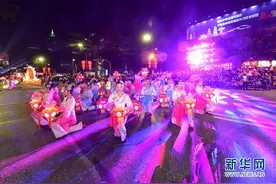 灯梦传承 点亮中秋团圆夜图片