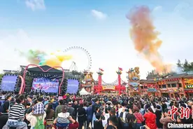 重庆融创文旅城迎客“夜经济”成新亮点图片