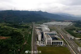 时速140+！最快城轨在成都开通图片
