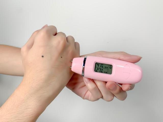 把云朵捧在手心是什么感觉？让这款氨基酸洗手露告诉你