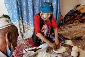 天山脚下鱼水情——阿不都卡德尔一家与武警官兵的故事图片