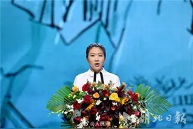 4天3夜骑行300公里回武汉 她的故事再次令人泪奔图片