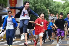 人民日报刊文：保持“乘风破浪”的姿态图片