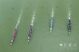 中国龙舟争霸赛举行 12队在屈原故里搏浪竞渡图片