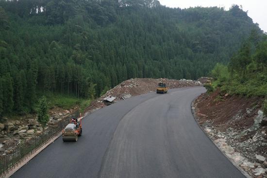 四川洪雅：重点项目建设跑出“加速度”