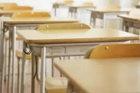 陕西高中生玩手机被退学后：学校决定收回退学处分图片