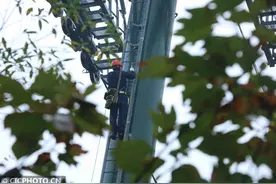 湖南张家界：高空索道巡检 备战双节假期图片