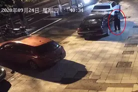 杭州车主心真大！整整三麻袋价值11万的香烟放车上，没上锁，结果引来好几波小偷图片