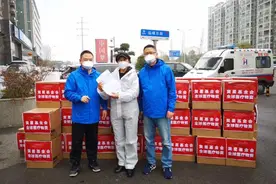 初心之路｜抗疫货车司机谢琳：驰援武汉新疆，一车一人一江湖图片