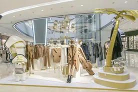 购时髦 | Max Mara 2020秋冬浪漫航程，Versace早秋风尚图片