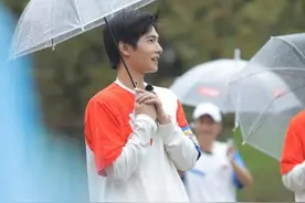 《元气满满的哥哥》捉迷藏决战到底太刺激 杨洋躲在垃圾桶“求生存”图片