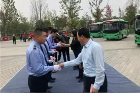 西安人 这条旅游专线途经辐射60多个景区图片