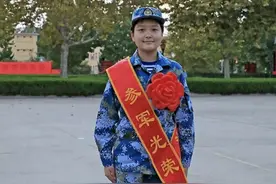 曾经“感谢贫穷”的北大女孩，参军了图片
