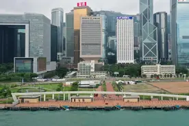 历史性一刻！香港特区政府将中区军用码头移交解放军驻港部队图片