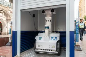 上海5G机器人“瓦力”住进新家 市民笑称也是“乔迁之喜”图片