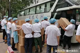 山大威海校区同学领到月饼了！省内这些高校也给学生准备了月饼图片