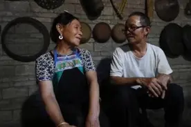 苗寨里的“青梅竹马”老夫妻，相伴45年见证变迁视频封面
