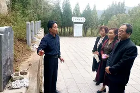 抗战民族烈士李耀东后人来垣曲祭拜图片