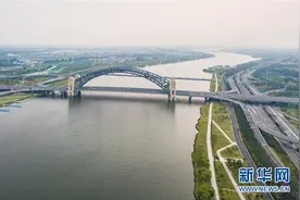 又见汾河流水哗啦啦图片