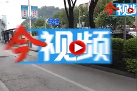 谁家的老人？在柳州荣军路公交站过夜后离世，行李还留在凳子旁图片