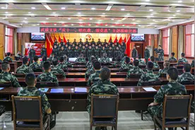 听！武警武威支队“庆十一、唱红歌、颂党恩”歌咏比赛激情开唱图片