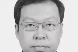 给母亲发完最后一条微信，39岁的民警再也没有回来……图片