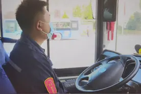 快来体验！我市首款智能驾驶公交车上线试乘视频封面