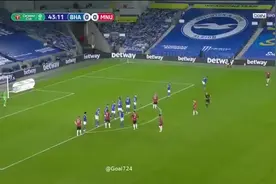 英联杯-马塔传射博格巴任意球破门 曼联3-0布莱顿图片