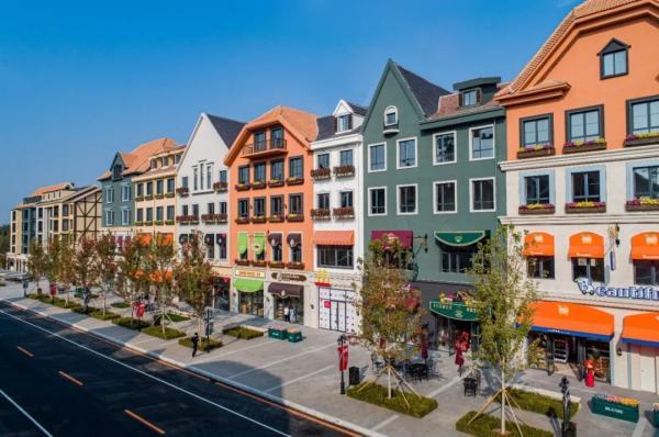 美翻了！沈阳竟藏着一座彩色童话小镇！今天开始……