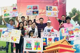 义卖现场多了小“税务员”，这个集市有点“料”：长沙市西雅博才小学举行爱心义卖活动图片