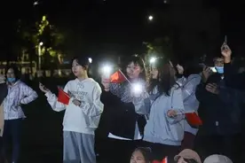 校园双节汇｜燃爆！听哭！鲁大学子歌声表白祖国图片